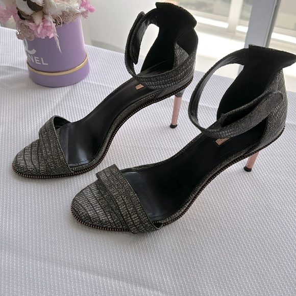 BCBG sandals size 9 - Picture 3 of 9